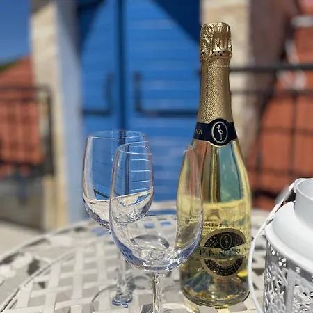 Cherry With Pool Vrsine