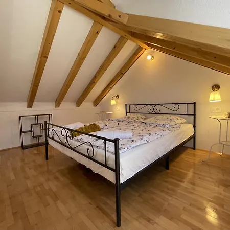 Cherry With Pool Holiday home Vrsine